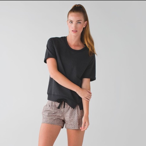 Lululemon Spring Break Away Short *4-way Stretch
Dottie Dash Grain Black EUC - Picture 6 of 12